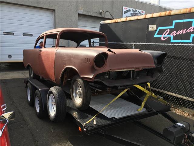 Tony's 57' Gasser arrives. Purchased as an unfinished project.